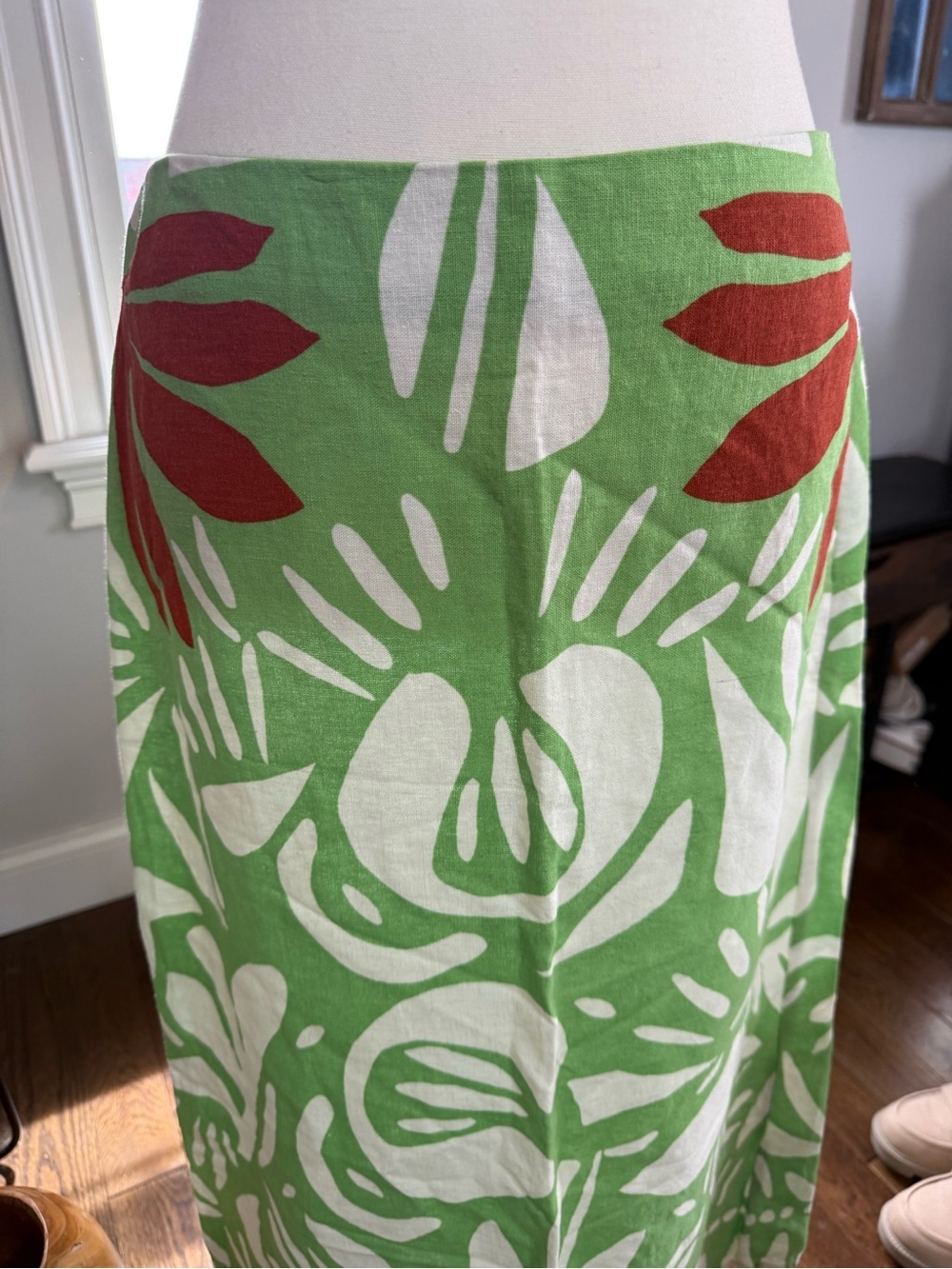 Maison D’ Amelie Green Linen Blend Floral Midi Skirt with Red Accents - Picture 2 of 8